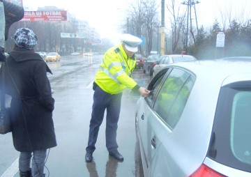 Şoferii, chestionaţi despre starea drumurilor